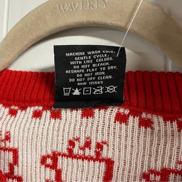 Friends TV Series Men's Red Logo Holiday Lights Ugly Christmas Sweater, size M - Picture 6 of 8